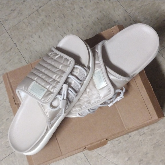 Nike sandals size 8 - Picture 3 of 3